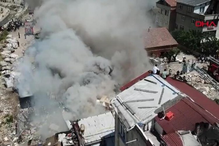 İstanbul'da hurdalıkta yangın paniği