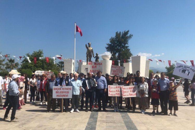 Muğla'da Aile Haftası Farkındalık Y&uuml;r&uuml;y&uuml;ş&uuml; ger&ccedil;ekleştirildi