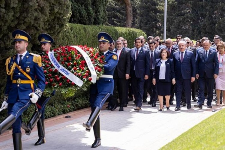 TBMM Başkanı Şentop, T&uuml;rk Şehitliği'ni ziyaret etti