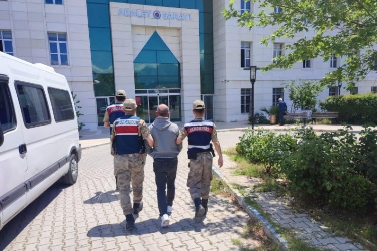 Saklandığı evde yakalananPKK'lı ter&ouml;rist yakalanıp, tutuklandıı