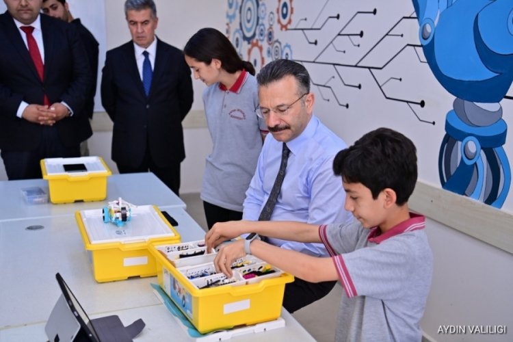 Aydın'da Vali Aksoy, Buharkentli muhtarlar ile bir araya geldi
