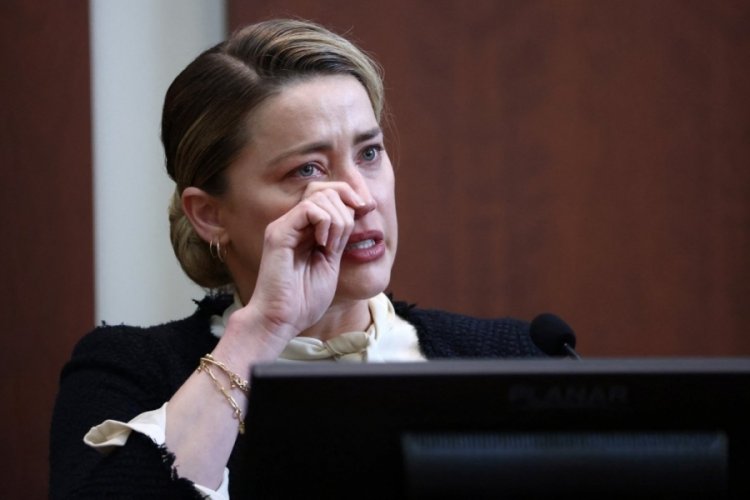 Johnny Depp'in arkadaşı Deuters: Amber Heard, g&ouml;steri midillisi