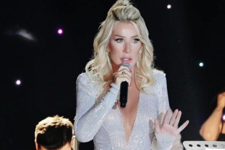 Seda Sayan adeta yeniden doğdu! S&uuml;per mini elbisesiyle g&ouml;z doldurdu!