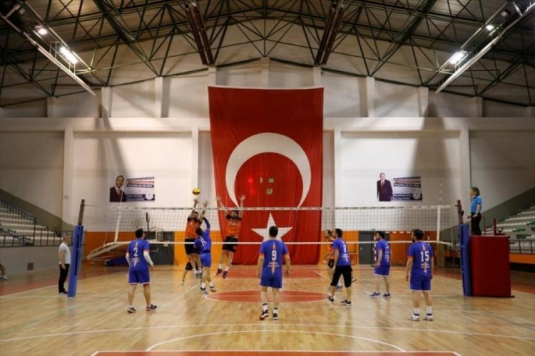 Bursa'da kurumlar filede kıyasıya yarıştı