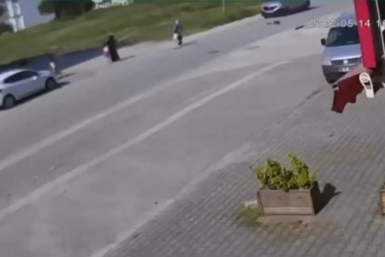 Bursa'da k&ouml;pekten ka&ccedil;maya &ccedil;alışan k&uuml;&ccedil;&uuml;k kız canından oluyordu