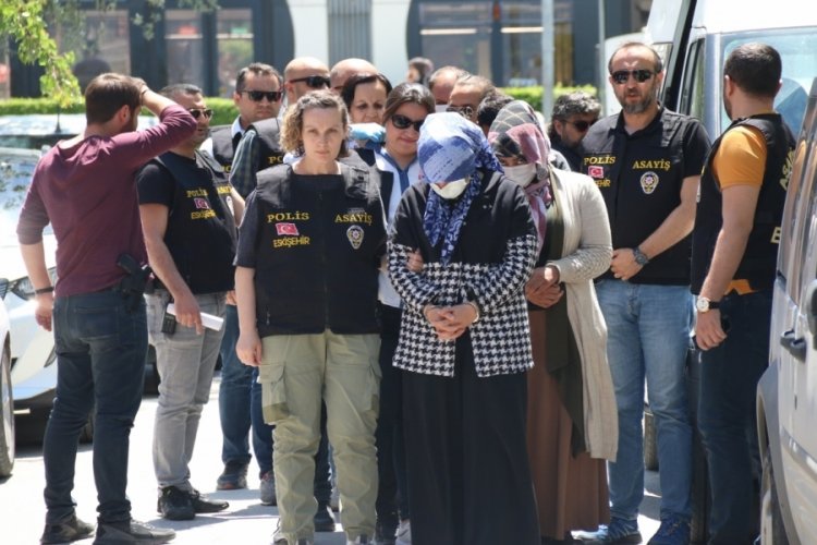 Eşini &ouml;ld&uuml;ren 26 yaşındaki kadın tutuklandı