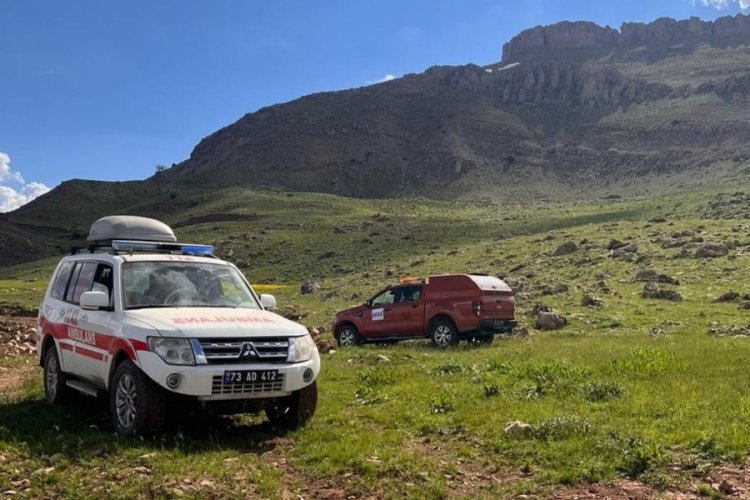 Kayalıklardan d&uuml;şen kişi i&ccedil;in askeri helikopter havalandı