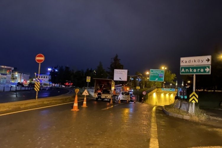 İstanbul'da sağanak sonrası alt ge&ccedil;idi su bastı