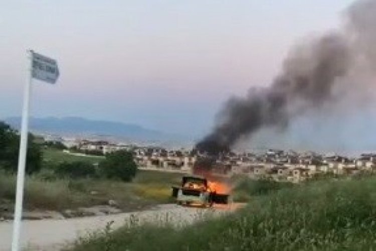 Bursa'da otomobiller sahiplerinin g&ouml;zleri &ouml;n&uuml;nde yandı