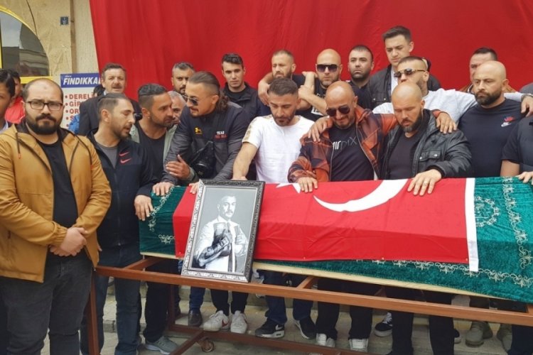 Ringde kalp krizi ge&ccedil;irerek &ouml;len şampiyon boks&ouml;r son yolculuğuna uğurlandı