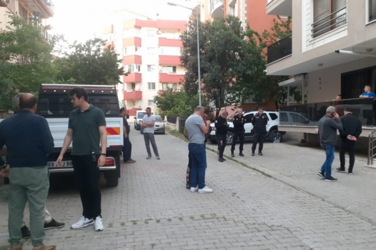 Boşanma aşamasındaki eşine kurşun yağdırdı