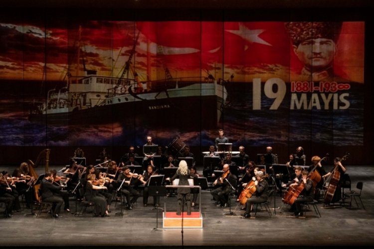 Atat&uuml;rk K&uuml;lt&uuml;r Merkezi'nde gen&ccedil;lik konseri