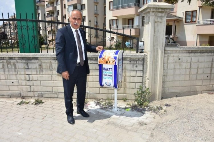 Bursa'da can dostları i&ccedil;in bayat ekmek kutusu