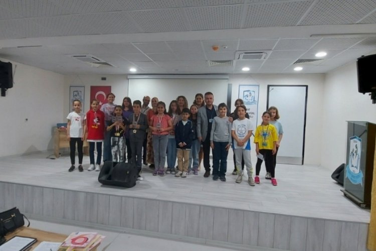 Bursa'da d&uuml;zenlenen yarışmalarla &ouml;ğrencilerin yabancı dili gelişiyor