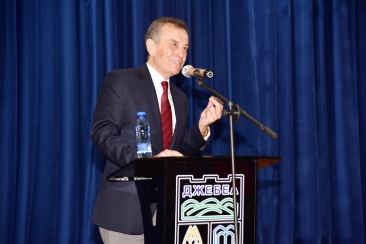 Gen&ccedil;oğlu'na meclis kararıyla "Onursal Vatandaşlık"
