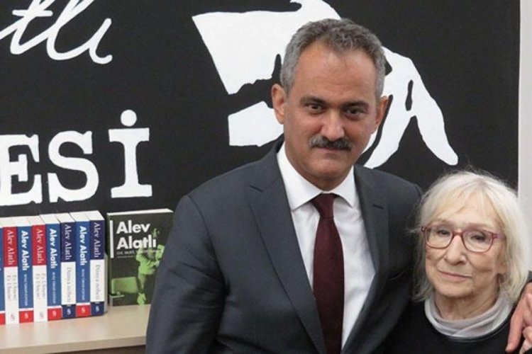Bakan Mahmut &Ouml;zer, Alev Alatlı K&uuml;t&uuml;phanesi'nin a&ccedil;ılışını yaptı