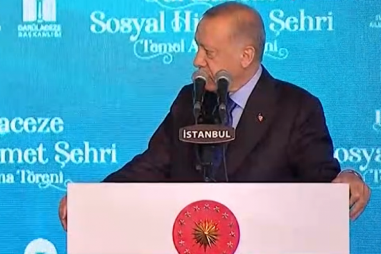 Erdoğan'ın m&uuml;teahhitle diyaloğu dikkat &ccedil;ekti: Sen nasıl Fatih torunusun?