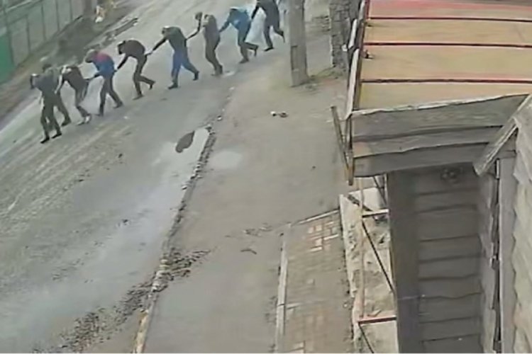 Rus g&uuml;&ccedil;leri tarafından &ouml;ld&uuml;r&uuml;len Ukraynalı sivillerin son anları ortaya &ccedil;ıktı