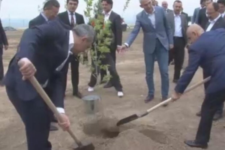 Bakan Kirişci, Cebrayıl'da fidan dikti