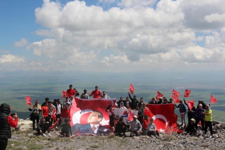 Ağrı'da dağ tırmanışı etkinliği yapıldı
