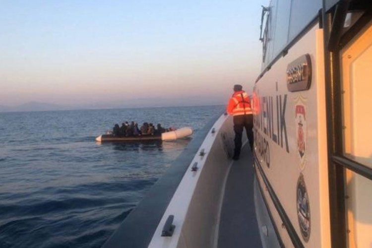 Yurt dışına &ccedil;ıkmaya &ccedil;alışan 37 g&ouml;&ccedil;men Dikili'de yakalandı