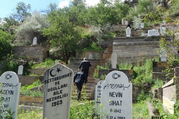 Liseli eski sevgililerin mezarlık buluşması kanlı bitti