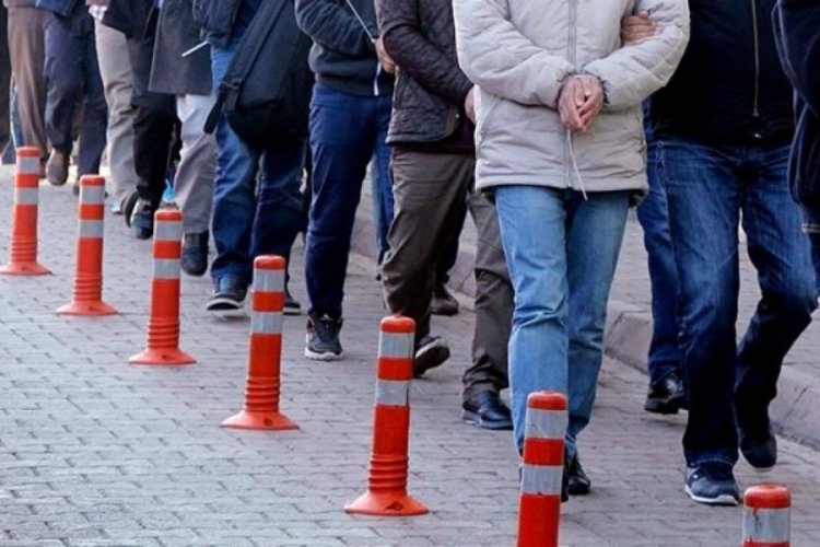 Kadık&ouml;y Belediyesi'ne yapılan operasyonda 32 tutuklama