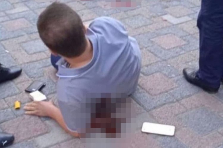 Yolda y&uuml;r&uuml;rken cinayete kurban gitti