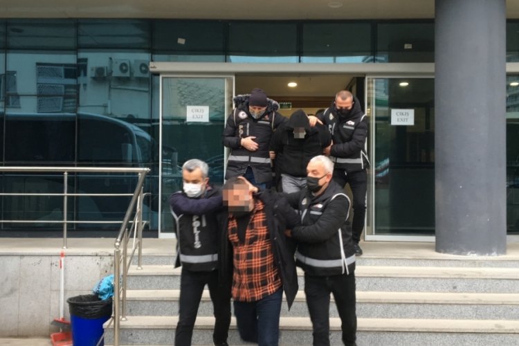 Bursa'da polis yeleği kullanan su&ccedil; &ouml;rg&uuml;t&uuml; &uuml;yelerine 56 yıla kadar hapis istemi