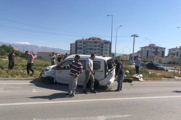 Hafif ticari ara&ccedil; takla attı: 1 yaralı