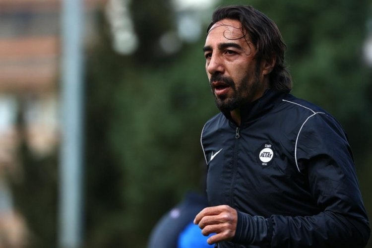 Bursaspor eski Kaptanı &Ouml;zt&uuml;rk'ten tarihi rekor!
