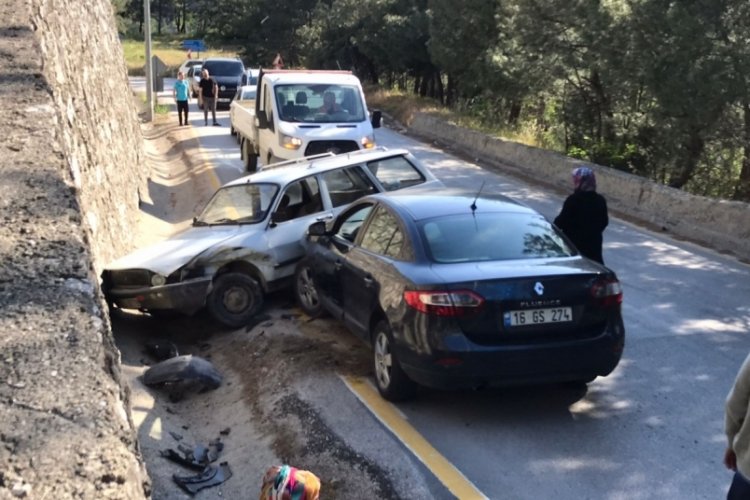 Bursa-Orhaneli yolunda trafiği kilitleyen kaza