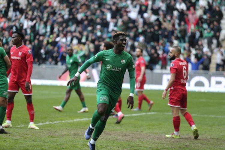Portekizli futbolcu Joao Pedro, Bursaspor'a veda etti