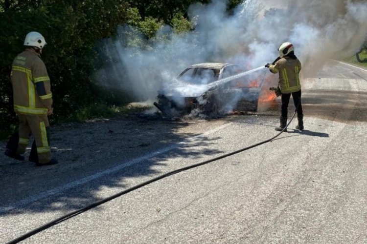 Bursa'da otomobil ve tır alev alev yandı