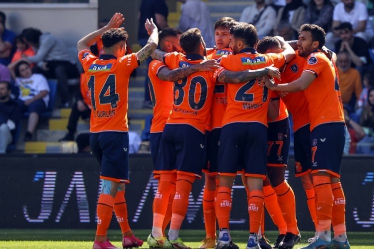 Başakşehir, Trabzonspor'u 3-1'le ge&ccedil;ti