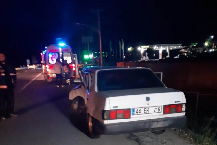 Ciple otomobil &ccedil;arpıştı: &Ccedil;ok sayıda yaralı var