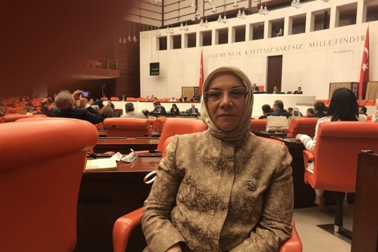 AK Partili Nergis: Erken evlenin, &ccedil;ok &ccedil;ocuk yapın