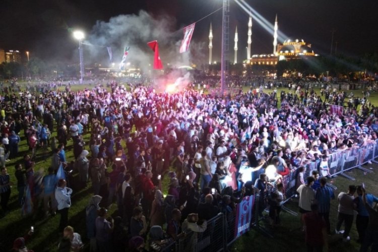 Bursa'da Trabzonspor'un şampiyonluğunu kutlandı