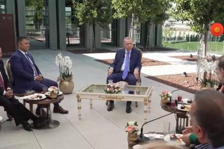 Cumhurbaşkanı Erdoğan, sanat&ccedil;ı aileleriyle buluştu