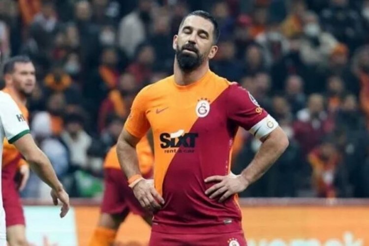 Arda Turan, Oğlu ile parkta vakit ge&ccedil;irdi