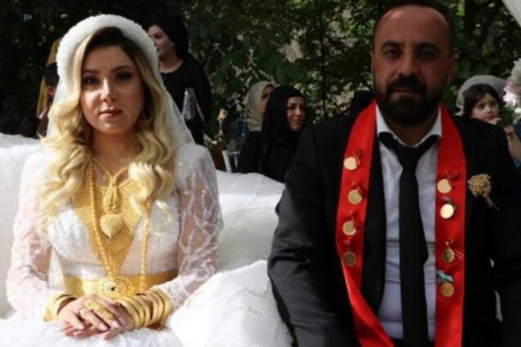 Hakk&acirc;ri'de geline 2,5 kilo altın takıldı