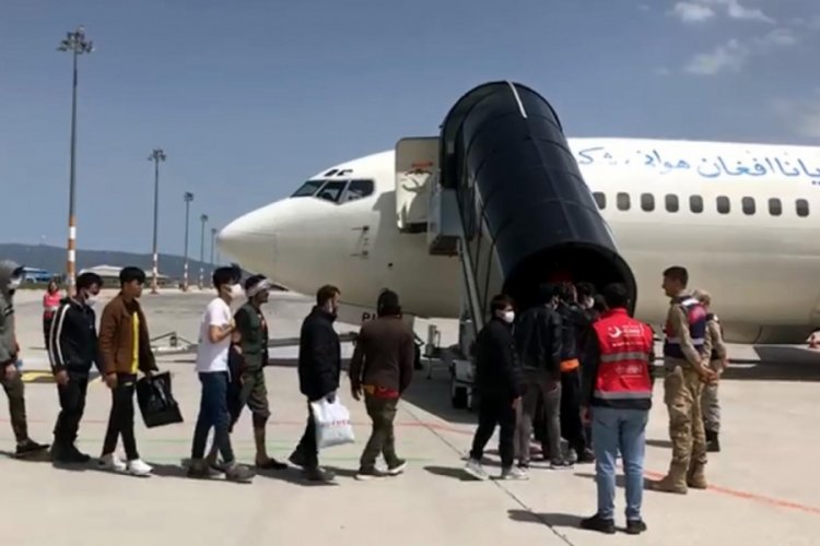 G&ouml;&ccedil; İdaresi: 28 bin 581 g&ouml;&ccedil;men sınır dışı edildi