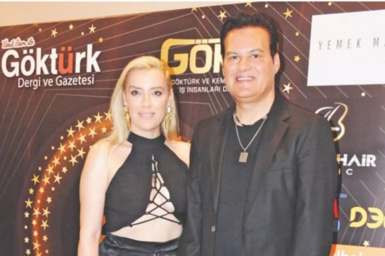 Hakan Peker, sevgilisiyle poz verdi