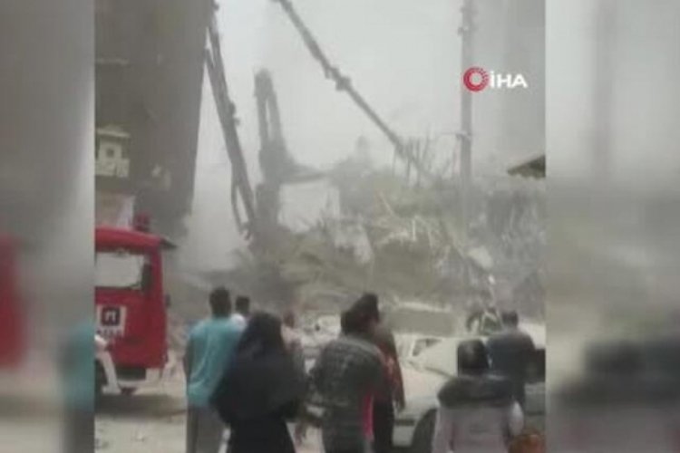 İran'ın  Abadan kentinde 10 katlı bina &ccedil;&ouml;kt&uuml;