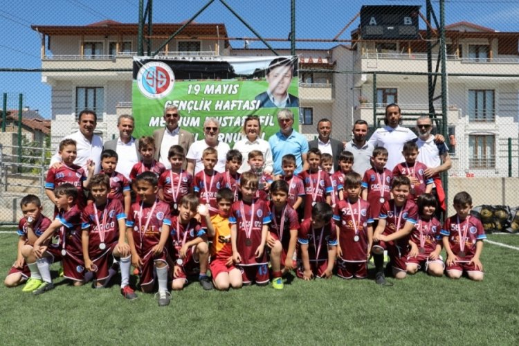 Geleceğin futbol yıldızları "19 Mayıs" i&ccedil;in oynadı