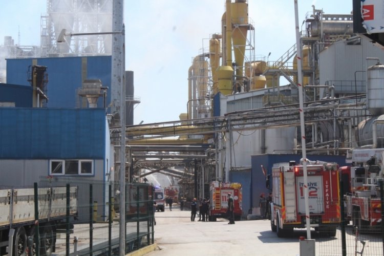 Kocaeli'de ahşap fabrikasında patlama: 2 iş&ccedil;i yaralı