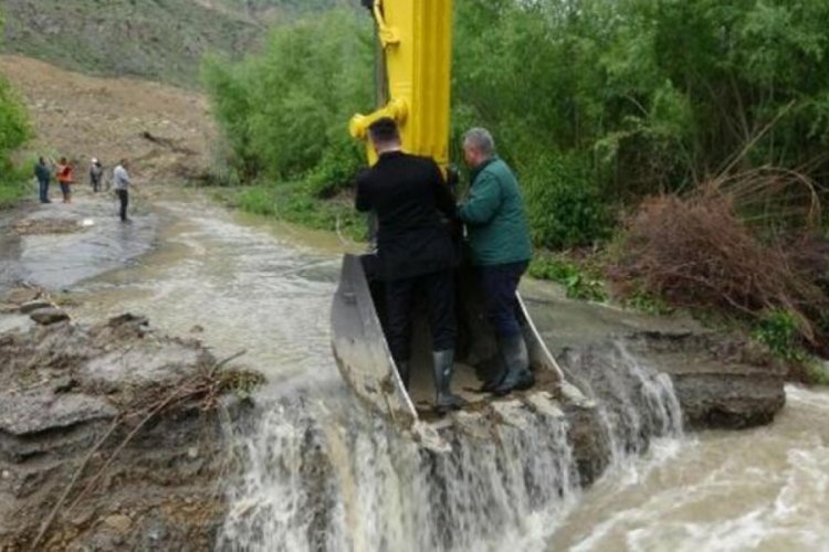 Erzurum'da HES'in su borusu patladı