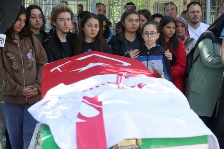 Eskişehir'de kazada yaralanan milli tekvandocu hayatını kaybetti