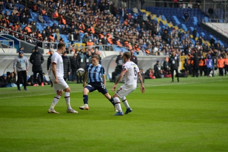 Adana Demirspor'da en fazla s&uuml;re alan Jonas Svensson oldu