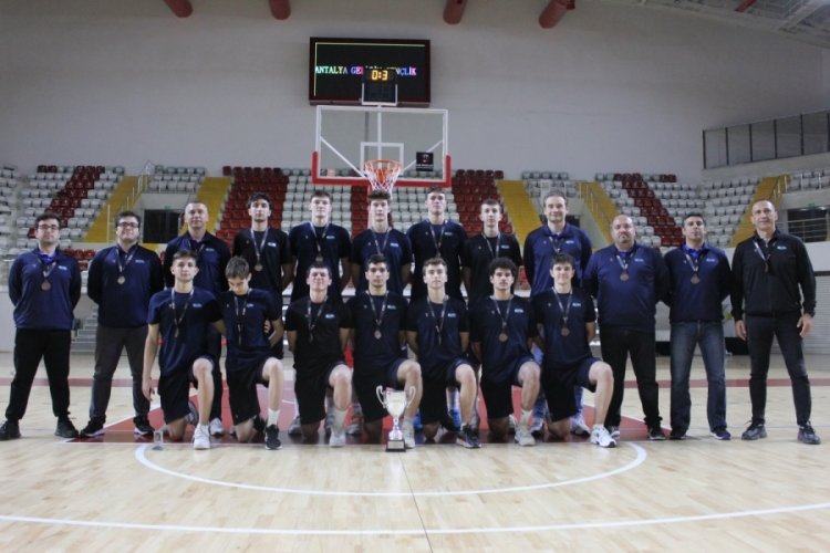 TOFAŞ U18 gen&ccedil; takımı T&uuml;rkiye &uuml;&ccedil;&uuml;nc&uuml;s&uuml;